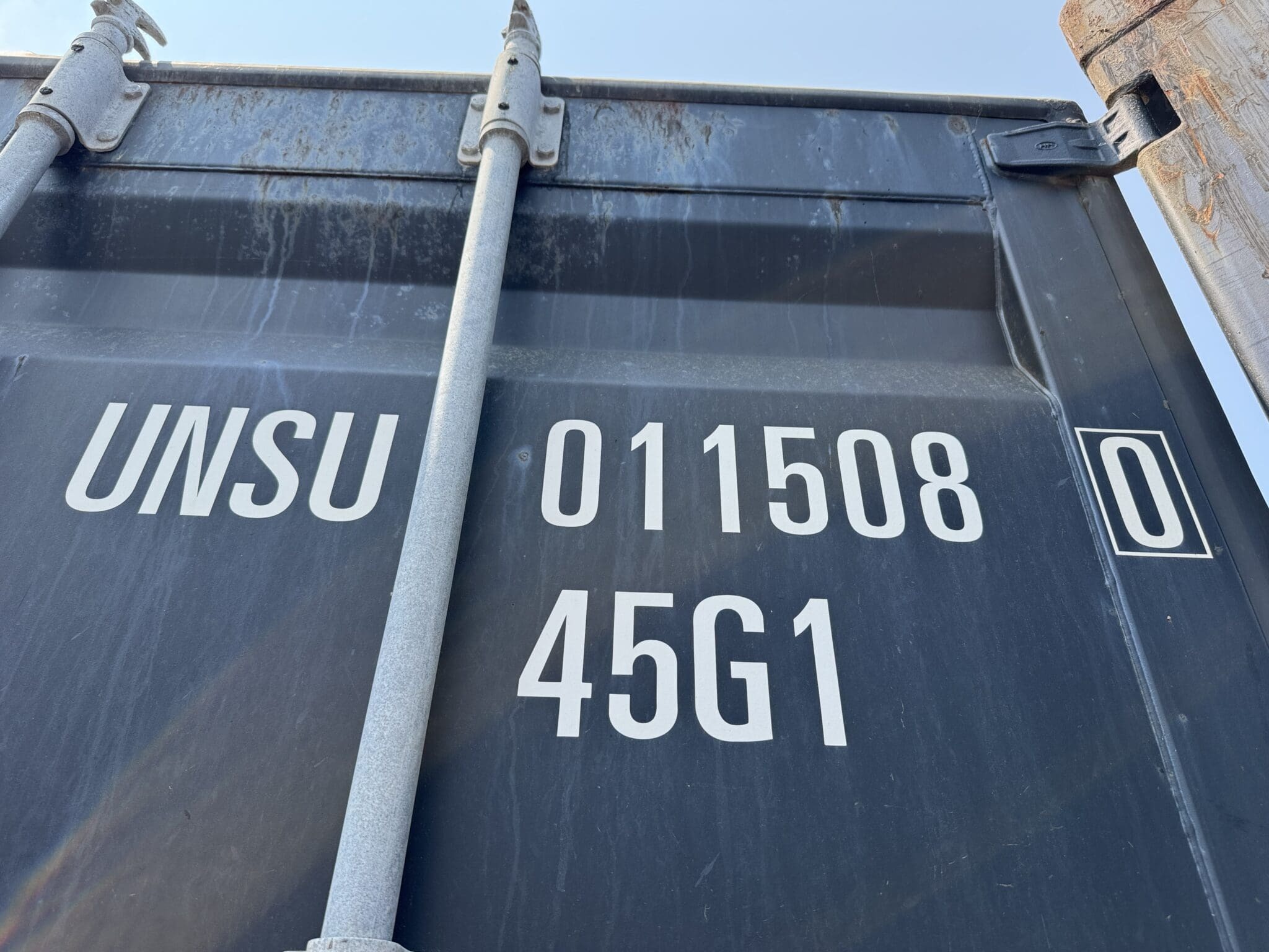 40′ x 8′ x 9.5′ Tall – 2021 *High Cube Shipping/Storage Container – Wind and Watertight – BLACK - Image 3
