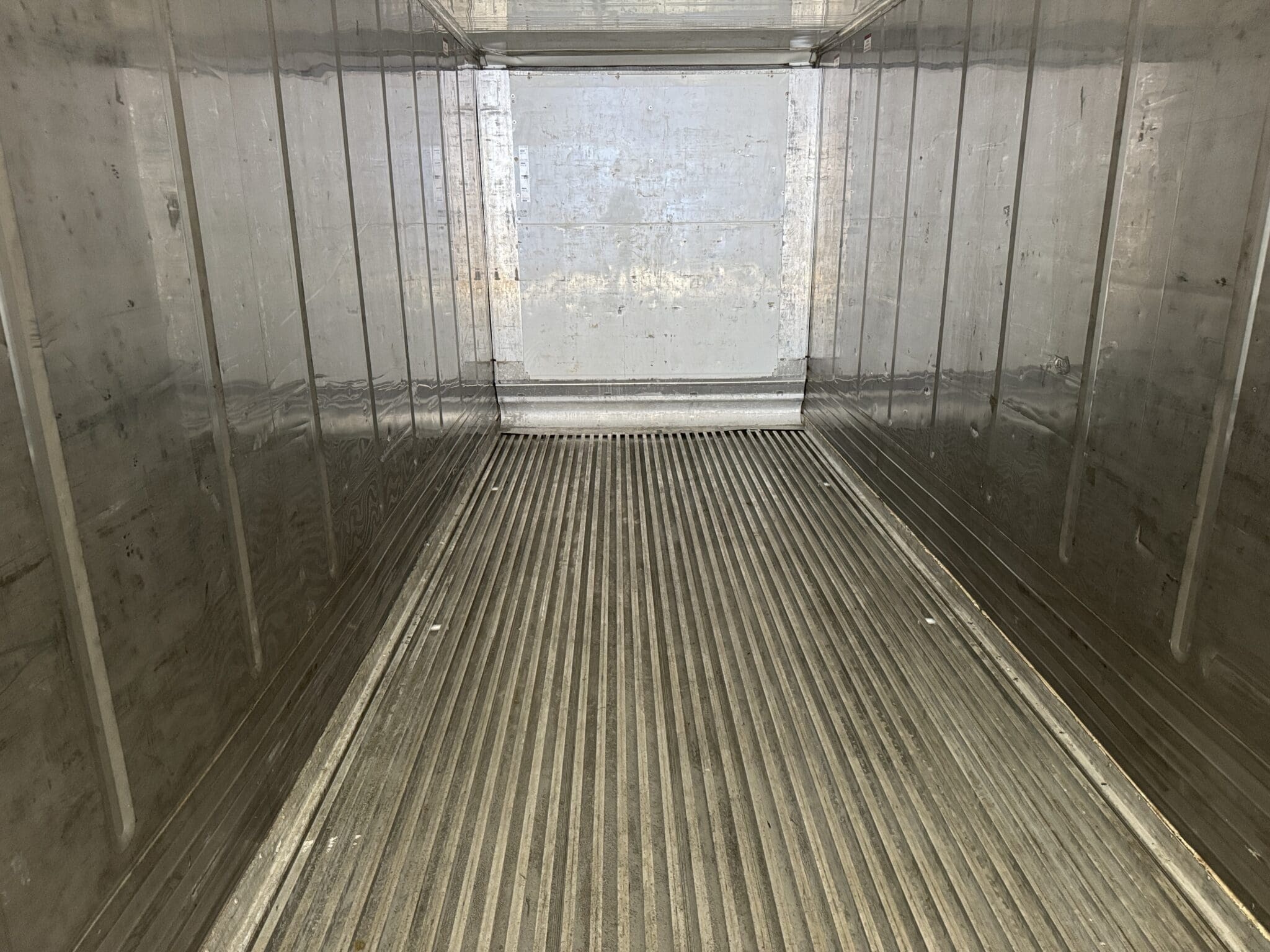 40′ x 8′ x 9.5′ Tall –**AS IS**REEFER**High Cube* Shipping / Storage Container- WHITE - Image 2