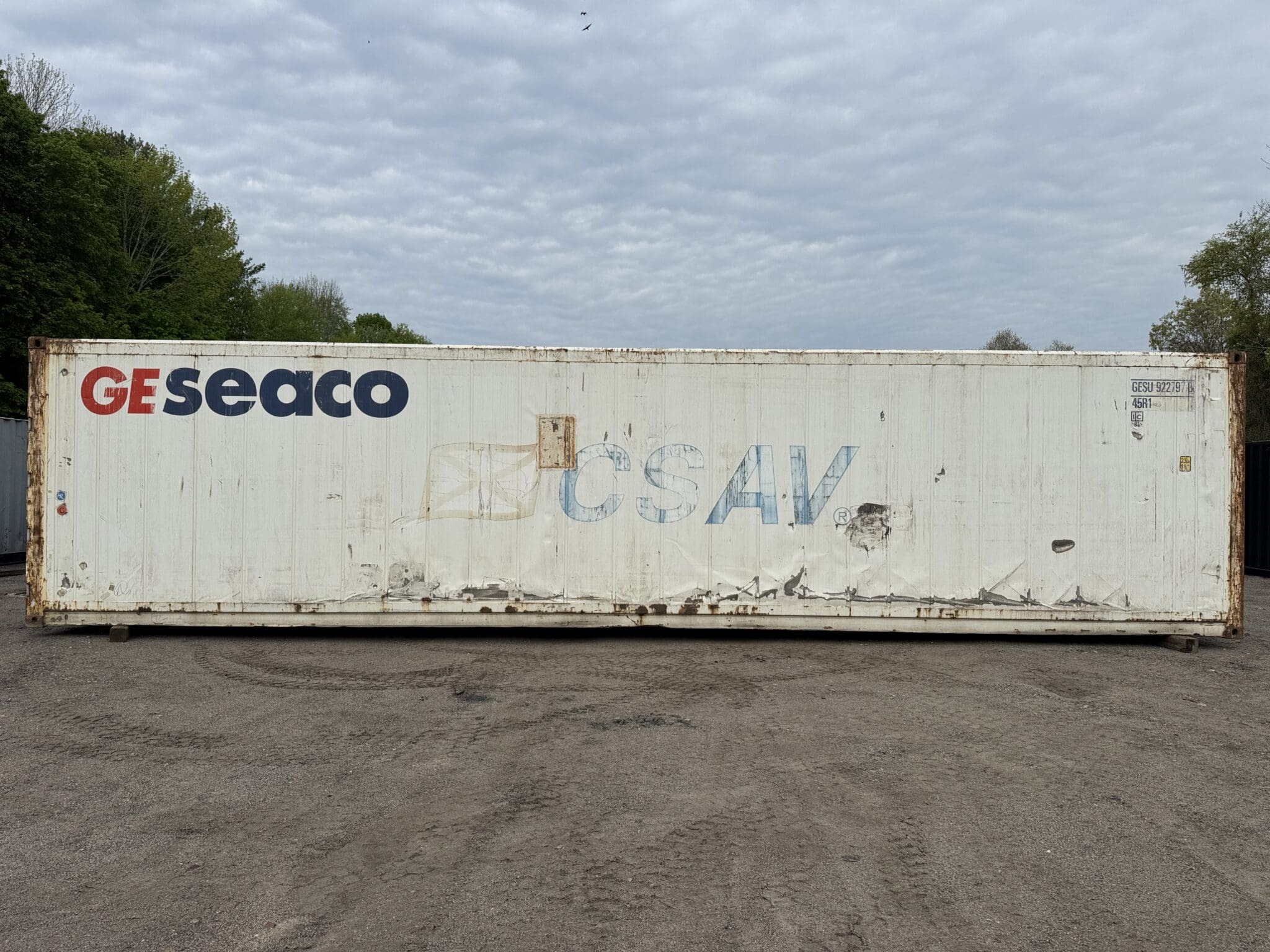 40′ x 8′ x 9.5′ Tall –**AS IS**REEFER**High Cube* Shipping / Storage Container - Image 3